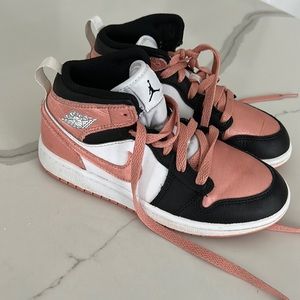 Jordan 1 Mid GS Light Madden Root girls sneakers. Like new worn a few times.